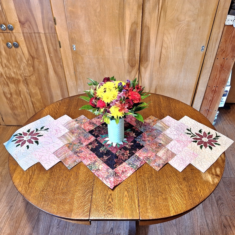 "Christmas Poinsettia" Table Runner, Handmade NWOT